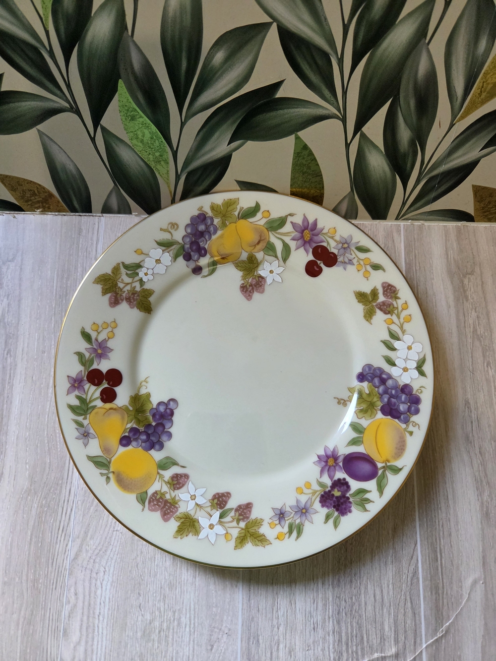 Lenox Special Ivory Fine China Fruit Salad Plate 8" Gold Trim Grapes Pears USA